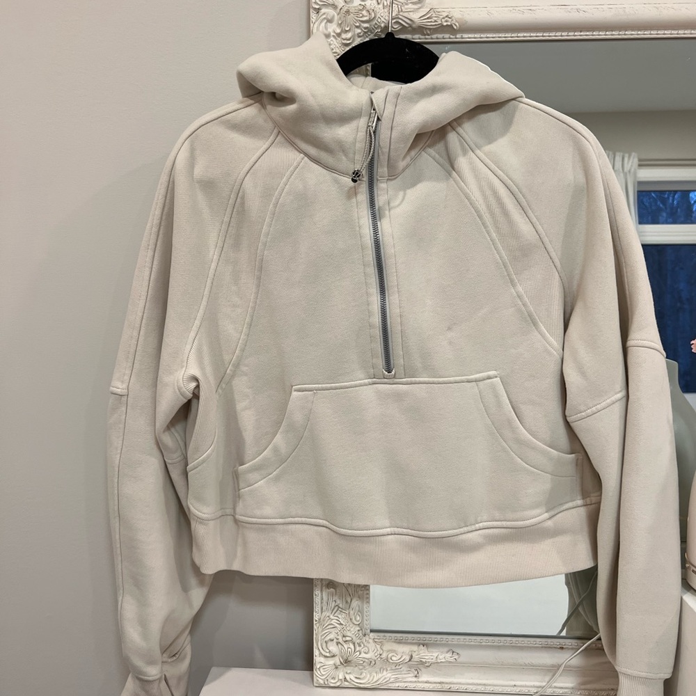 Lululemon Cropped Scuba size XS/S